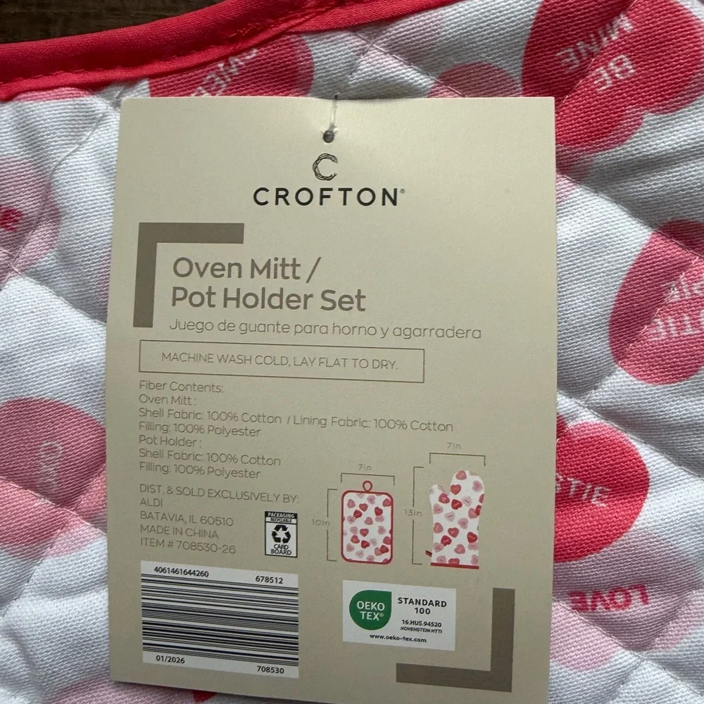 Crofton Valentine Candy Hearts Oven Mitt and Pot Holder with Set of 2 Towels NWT
